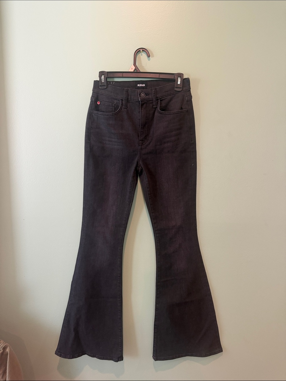 Hudson Jeans Black Flare Wide-Leg High-Rise Denim ( new with out tag )